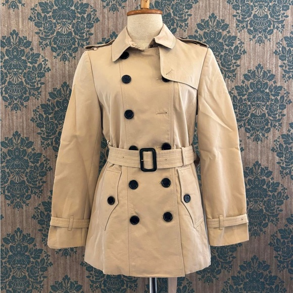 Burberry Beige Double-Breasted Trench Coat - Picture 4 of 7